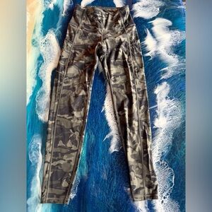 BUY or BUNDLE Camo Tights Size S Very flexible and Cool x2 pockets NEW washed X1
